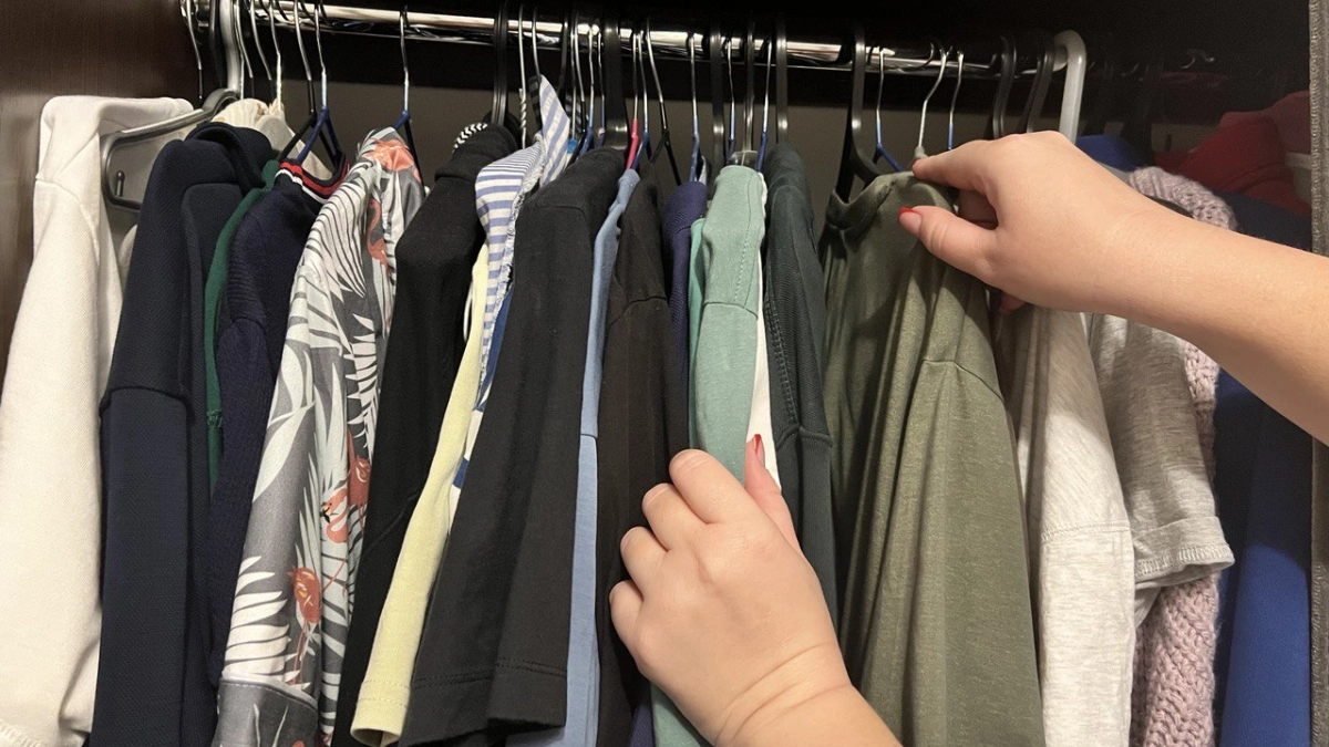 Шкафы-купе вышли из моды: дизайнеры назвали топ-3 способа организовать хранение, которые смотрятся лучше и стоят дешевле