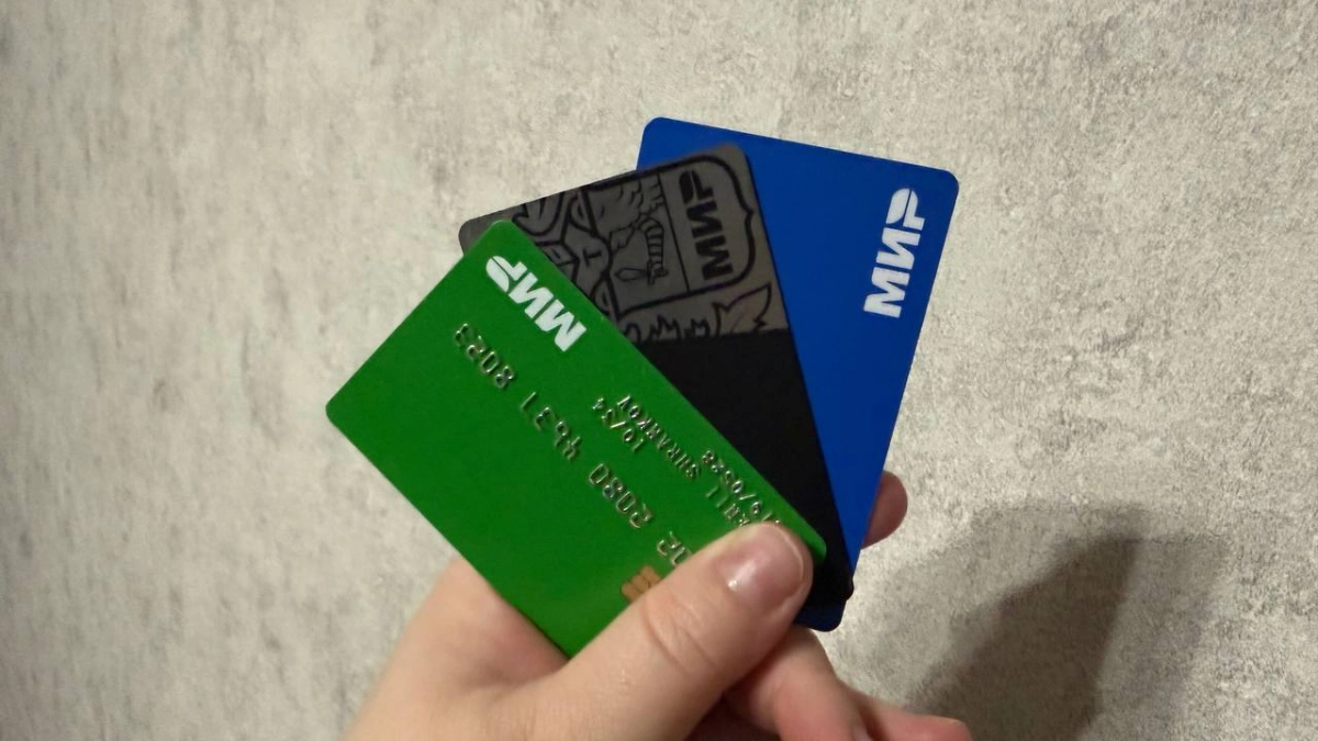 С 1 апреля банки начнут требовать больше: что изменится в переводах с карты на карту