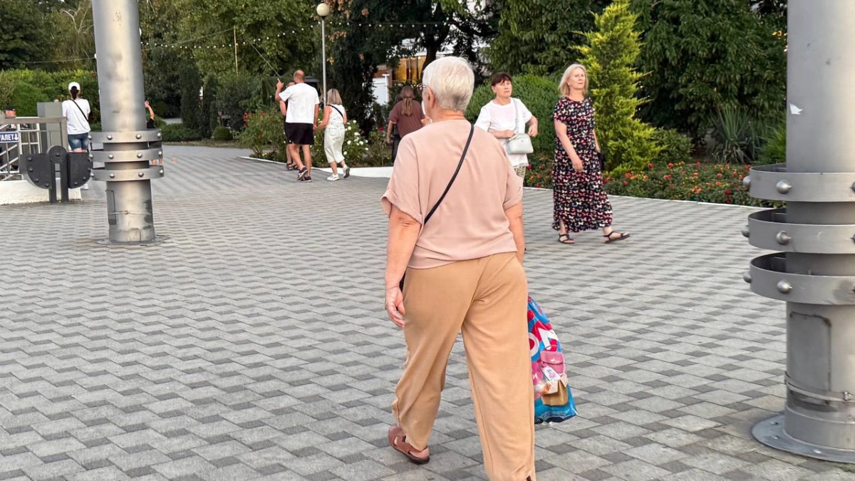 С апреля пенсионеров со стажем до 2002 года ждет не просто прибавка, а пересмотр правил: кто попадет в списки