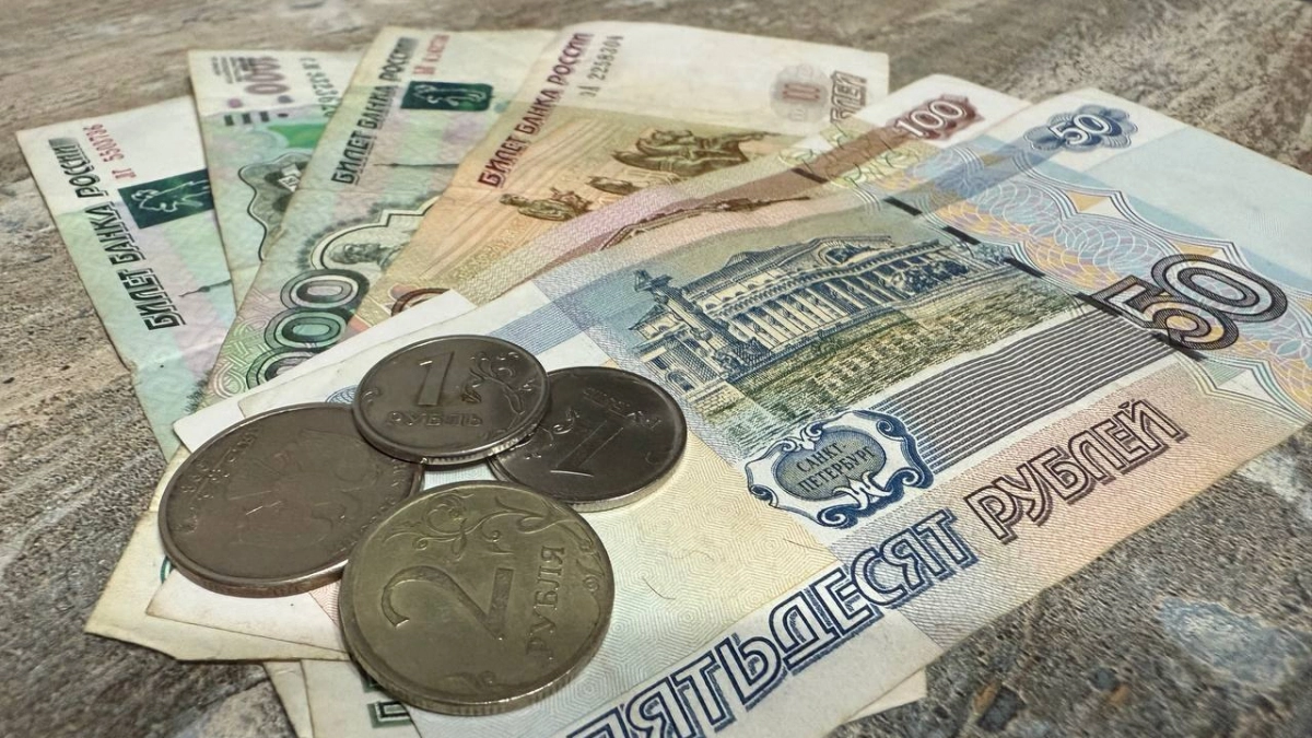 Рублевые сбережения под ударом: курс теперь зависит от двух скрытых факторов