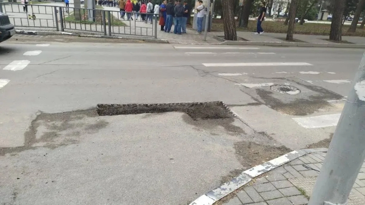 Водитель не обязан платить со своего кармана за ямы на дорогах: как новороссийцам взыскать ущерб – пошаговая инструкция