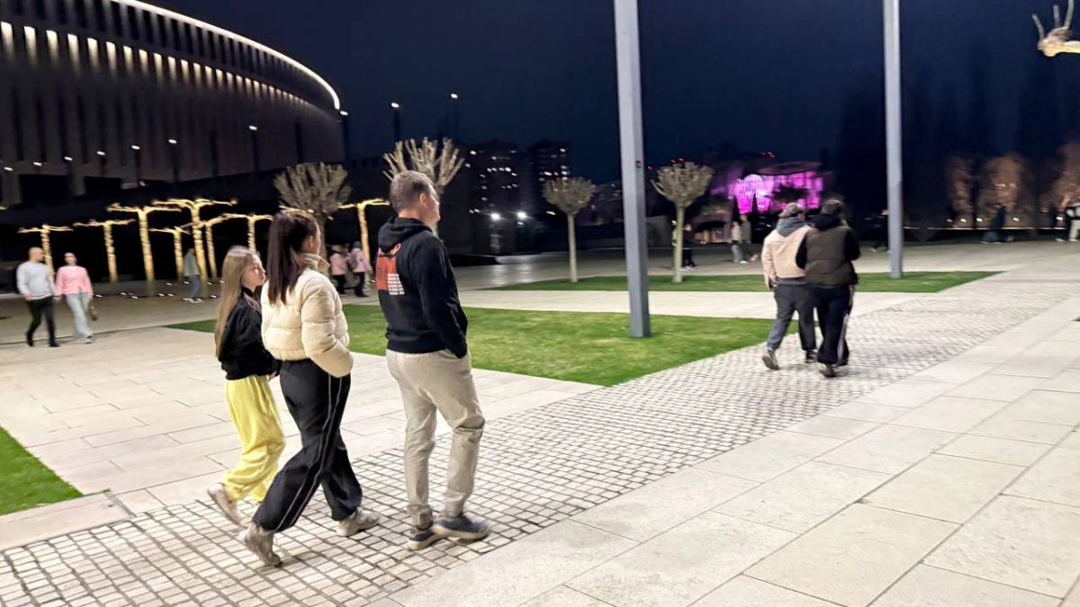 Никогда не жалуйтесь на это: психолог рассказал, как не потерять уважение коллег и друзей