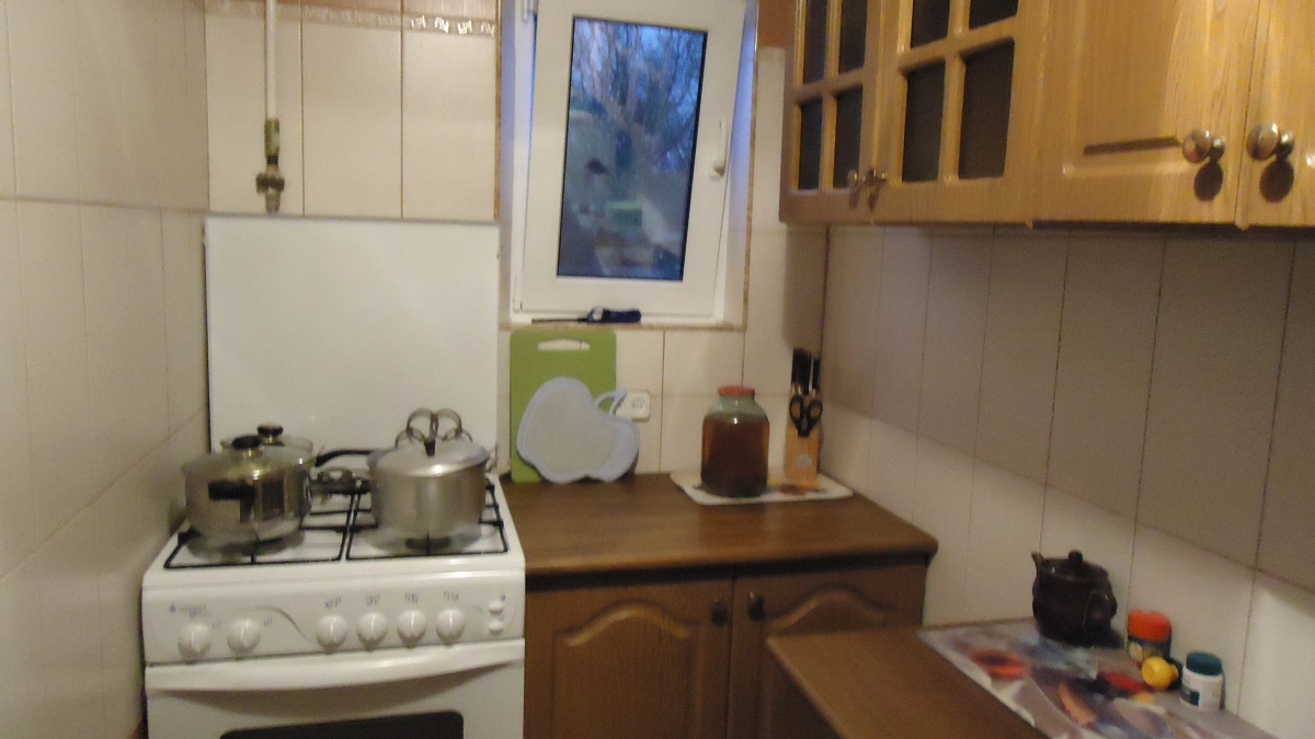 Не белый и не серый: 6 цветов для кухни, которые не выйдут из моды даже через 3 года