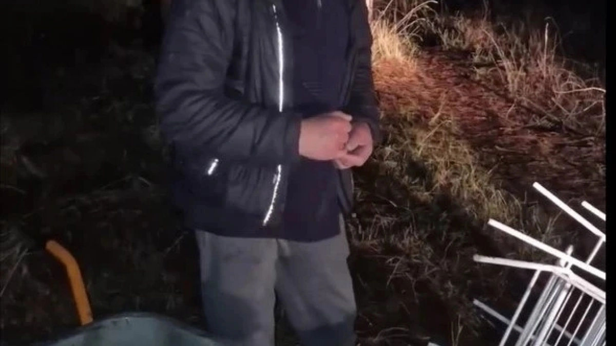 В Абрау-Дюрсо под Новороссийском рабочий украл из отеля садовую мебель и спрятал в лесу
