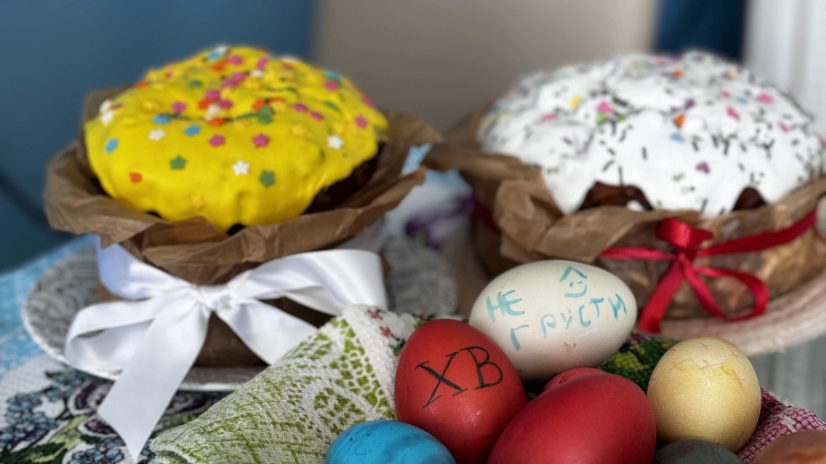 Никто не догадается, что в тесте манка: рецепт влажного кулича, который не черствеет