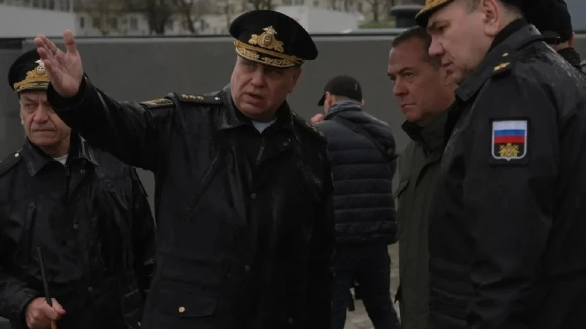 Дмитрий Медведев провел в Новороссийске совещание по защите Черноморского побережья