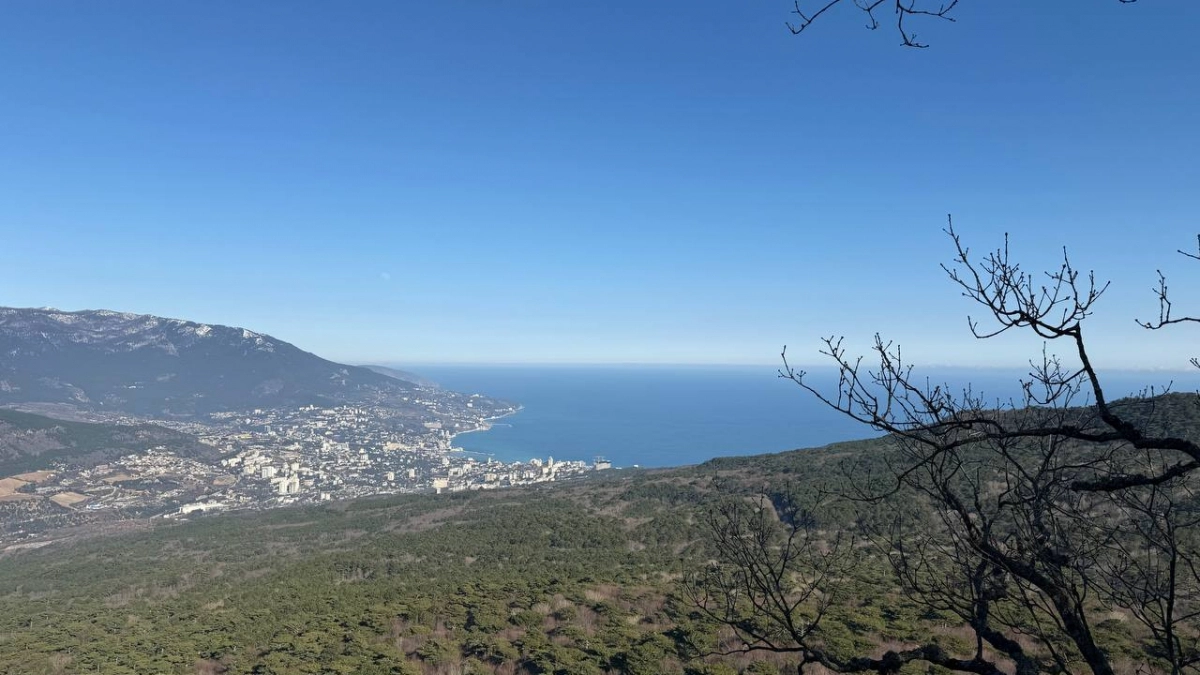 Анталия отдыхает: назван российский курорт с бирюзовой водой и пляжами без людей – цены в 5 раз ниже