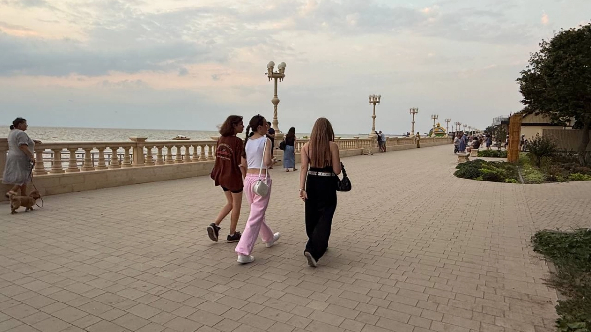 Мечтаете о море? Этот город в Краснодарском крае лучше объезжать стороной — зарплаты ниже всех, а люди уезжают