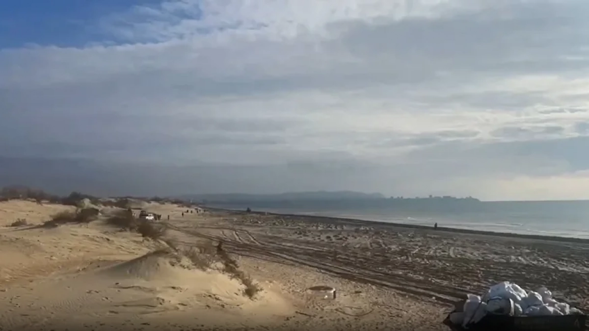 К берегам Анапы движется пятно нефтепродуктов