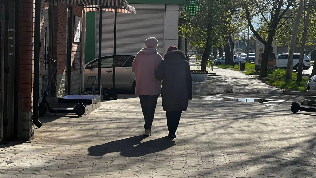 Пылится трудовая с записями до 2002 года? Достаньте с полки: за советский стаж накинут по 2000 рублей сверху