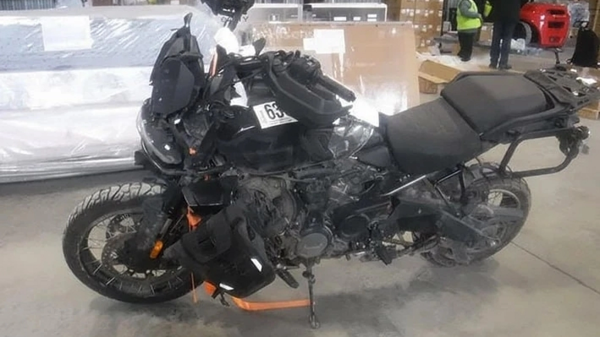 Новороссийские таможенники нашли 15 патронов в мотоцикле из США 