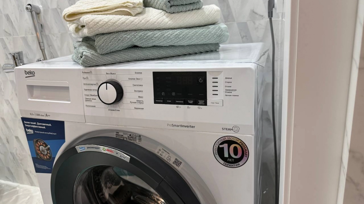 Сантехники умоляют так не делать: почему привычка мыться под шум стиралки может стоить жизни