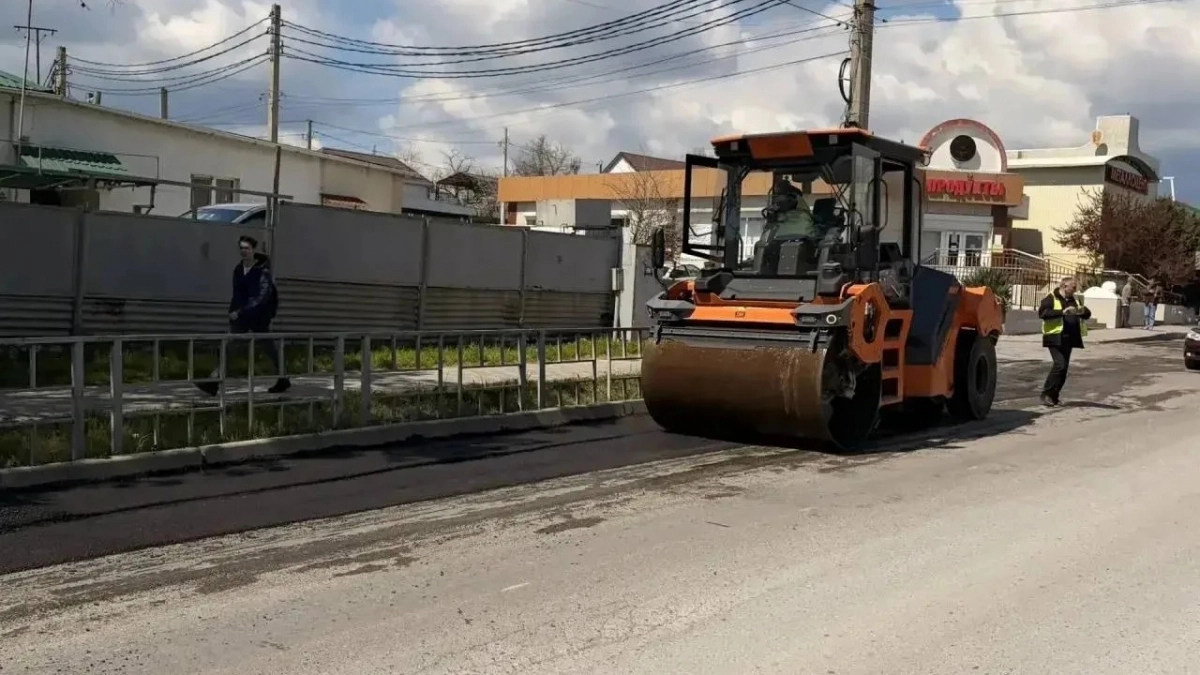 Ремонт дороги на улице Шоссейной в Новороссийске затянулся из-за недобросовестного подрядчика  и плохой погоды 