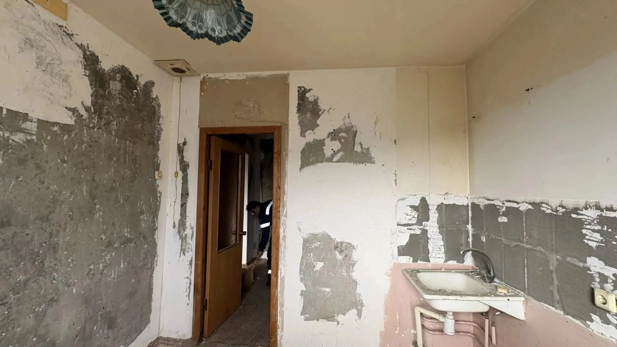 В квартире, предназначенной для пострадавших в результате атаки детей из Новороссийска, идет ремонт: фото
