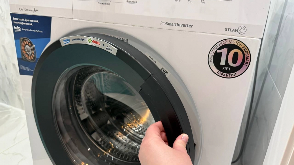 Один пакетик в стиралку — и вещи как после химчистки: уверенно мягкие, свежие, ни одного катышка