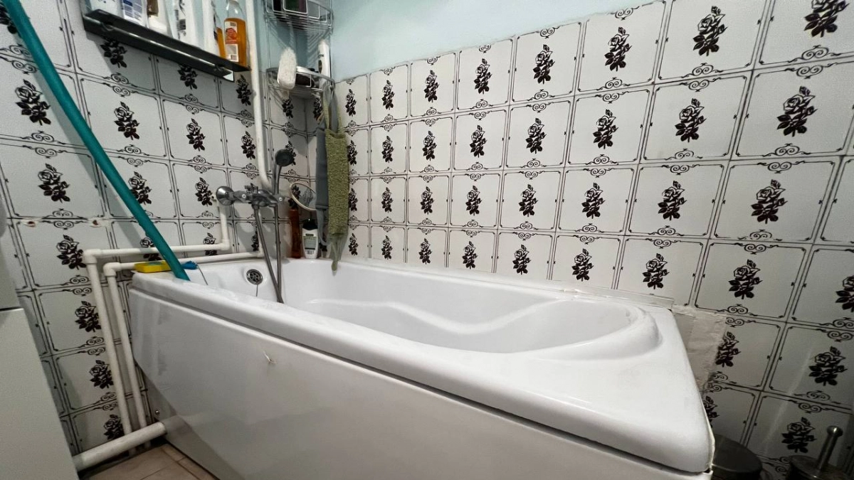 Выбросьте перфоратор и забудьте про затирку швов: этот материал для ванной монтируется за вечер, а выглядит как номер в пятизвездочном отеле