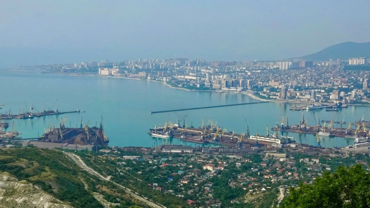 Удары дронов ограничили экспорт нефти из Новороссийска: скидки на Urals сократились до минимума 