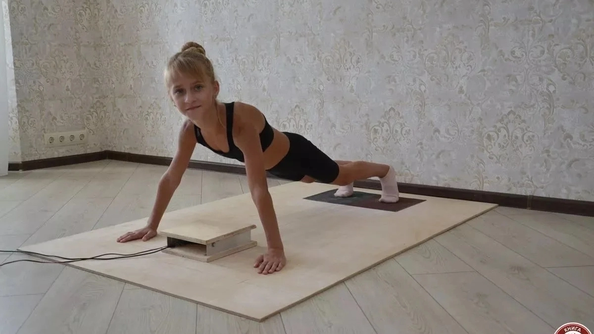 105 отжиманий за минуту: 9-летняя жительница Краснодарского края установила рекорд России