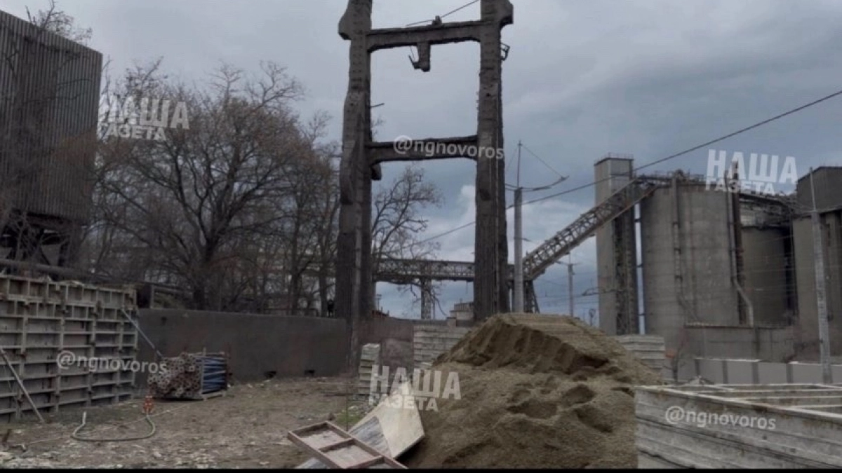 Цемзавод отреставрирует историческую арку и остановку с мозаикой в Новороссийске 