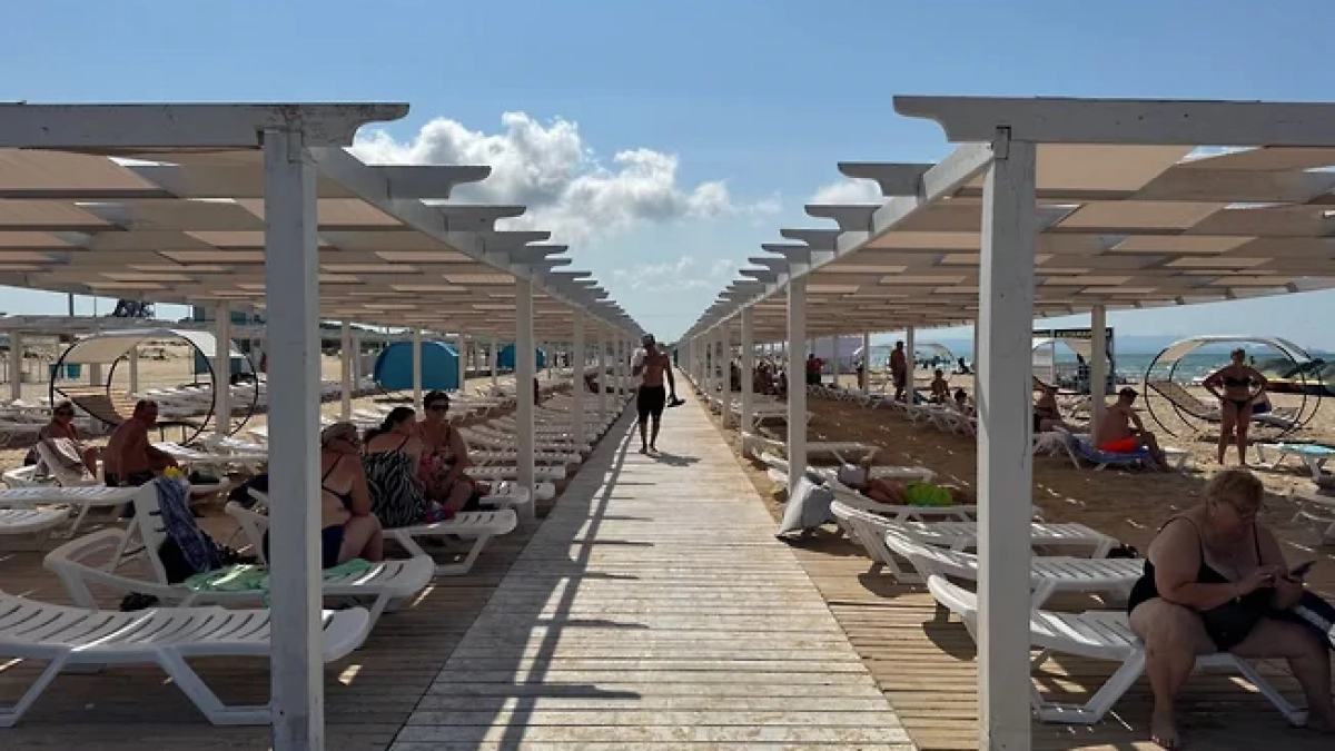 Барханы для курорта: пляжи Анапы готовят к высокому сезону