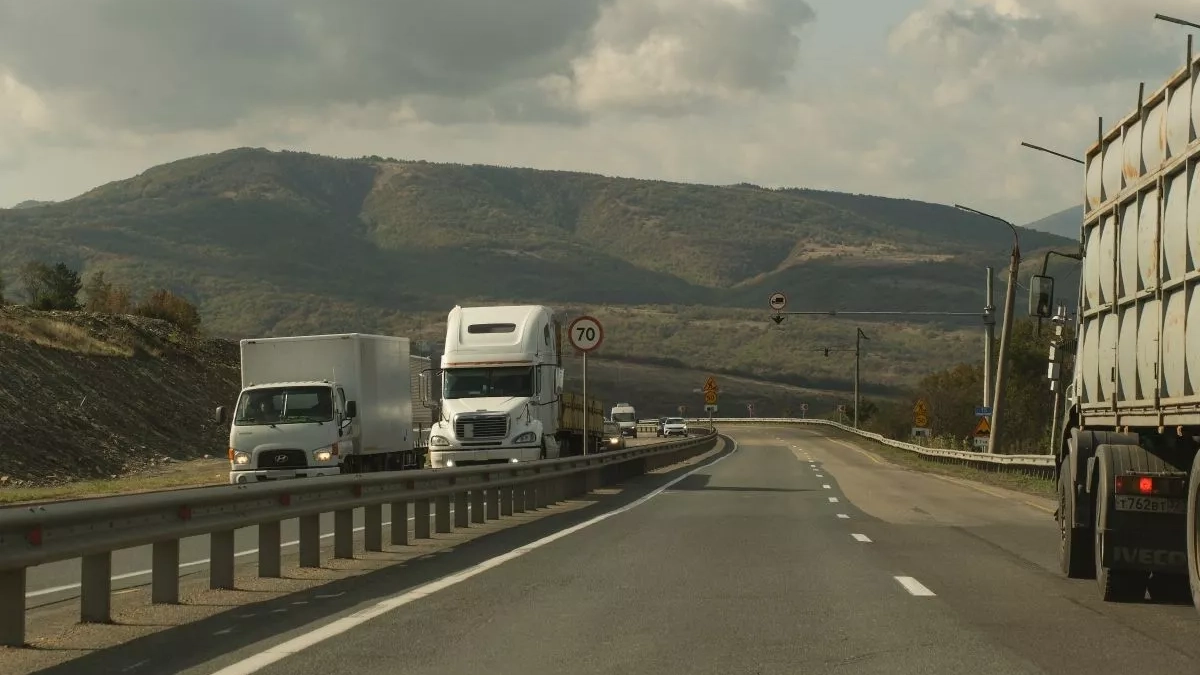 Движение грузовиков ограничат на федеральной трассе А-146 с 1 июня