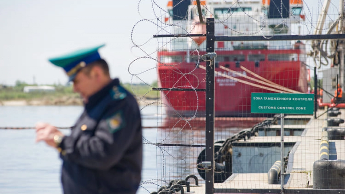 В Новороссийске у китайского моряка конфисковали 41 литр чешского пива 