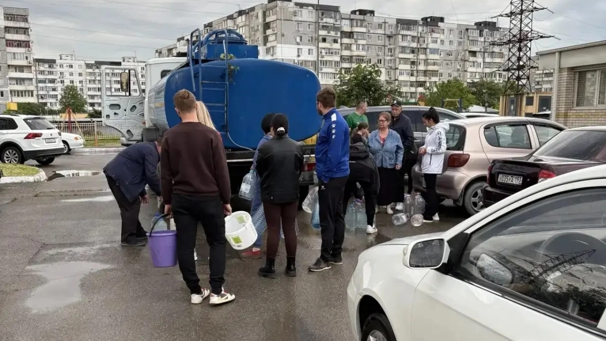 Трое суток без воды – это не предел: на водоводе в Новороссийске снова произошел порыв, сроки подачи ресурса откладываются 