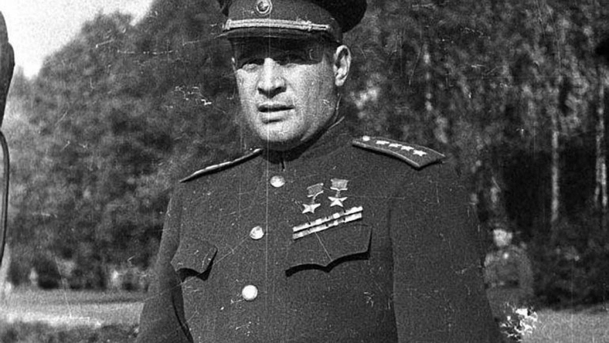  От рабочего новороссийского цемзавода до командующего фронтом: 120 лет назад родился дважды герой Иван Черняховский