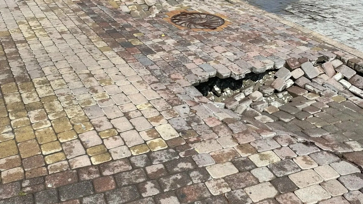 Портал в ад открыт: в Новороссийске на бульваре Черняховского произошел провал 