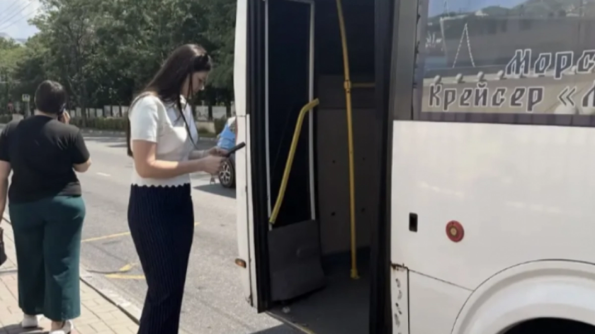 Три автобуса сняты с линии: рейд по безопасности общественного транспорта прошел в Новороссийске