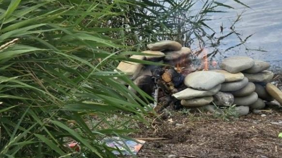 Плевать на экологию: на Суджукской лагуне в Новороссийске пожарили шашлык, несмотря на запрет