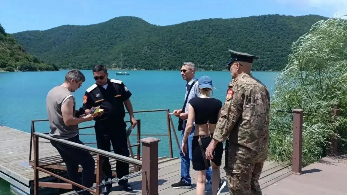 Патрули, протоколы, опашка и шлагбаумы: Новороссийск усилил пожарную безопасность до первых искр