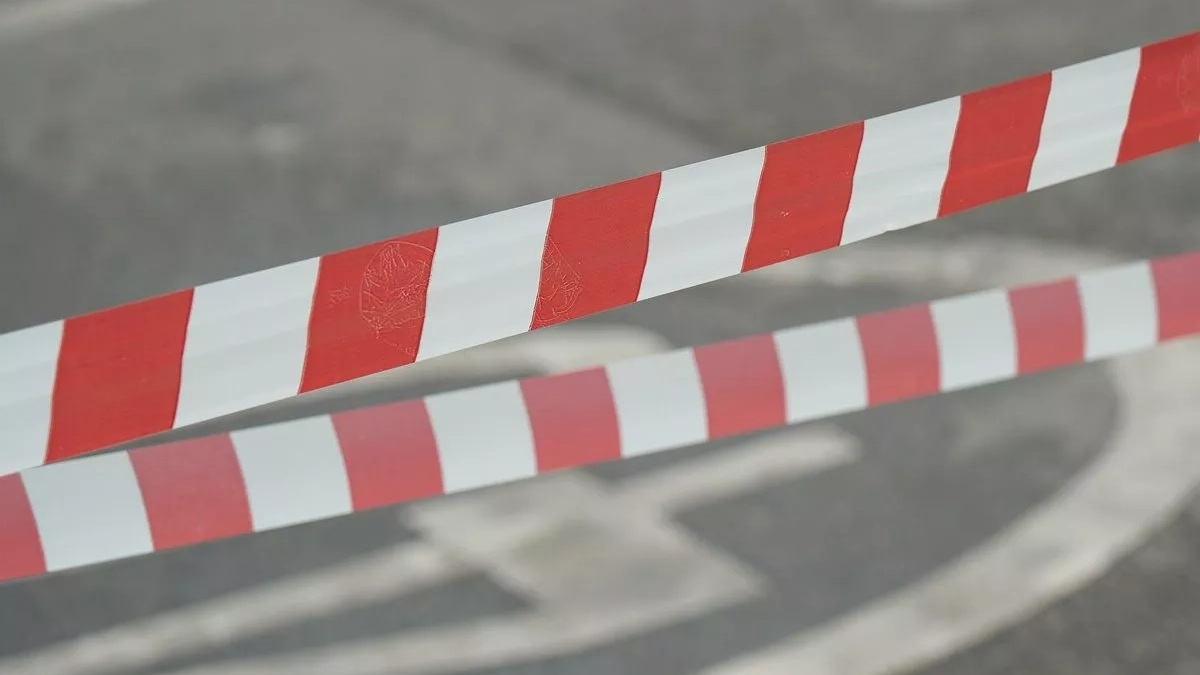 В Геленджике обломки БПЛА повредили витрину магазина