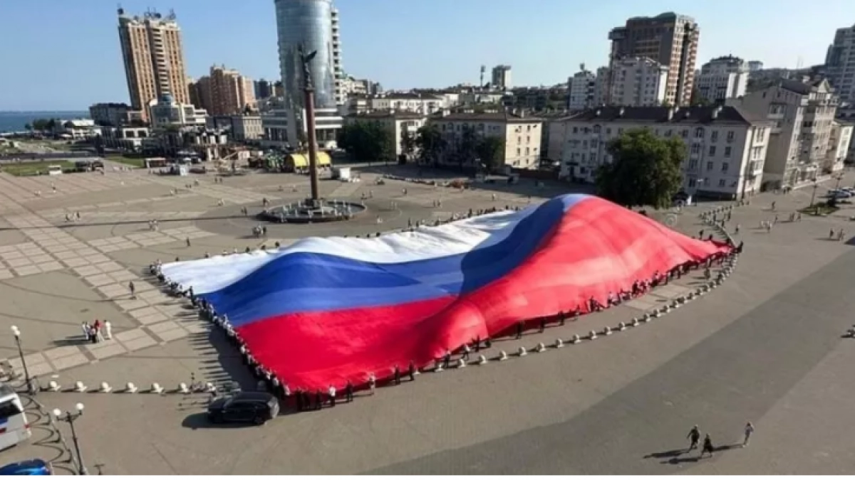 Забег, поход и концерты: Новороссийск отметит День государственного флага – программа мероприятий