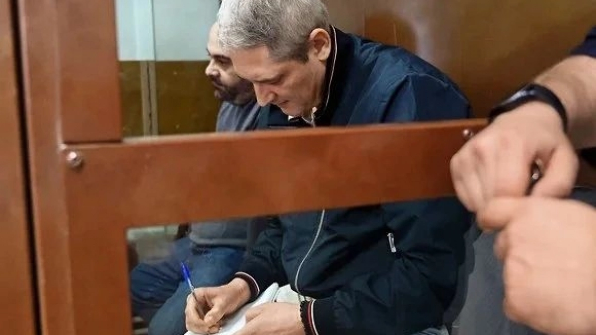 174 миллиона на ветер: в Москве судят чиновников за махинации при строительстве топливного причала в Новороссийске