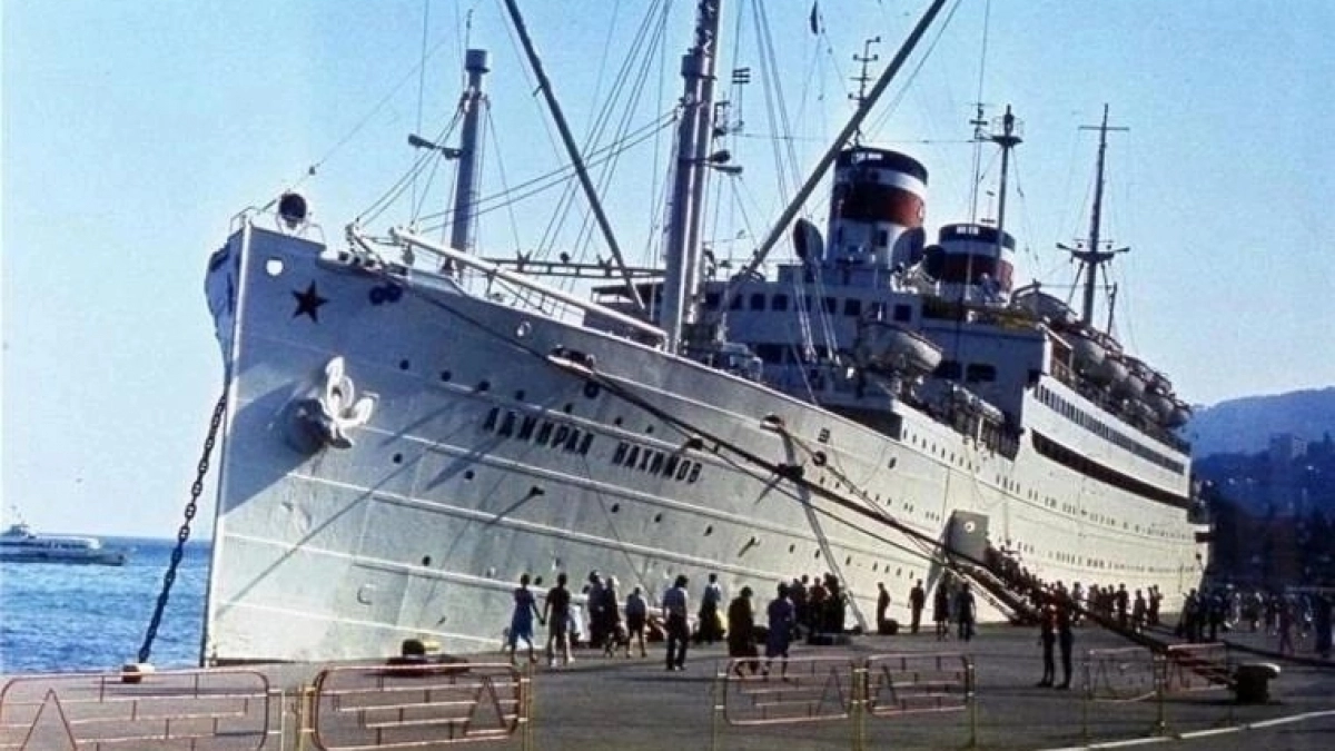 «Человеческие кости еще год выбрасывало на берег»: воспоминания новороссийца о страшной трагедии с затонувшим «Адмиралом Нахимовым»