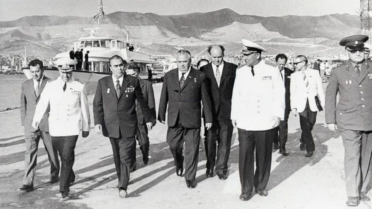 Дата в истории: 8 сентября 1974 года Леонид Брежнев гулял по Новороссийску – исторические фото  