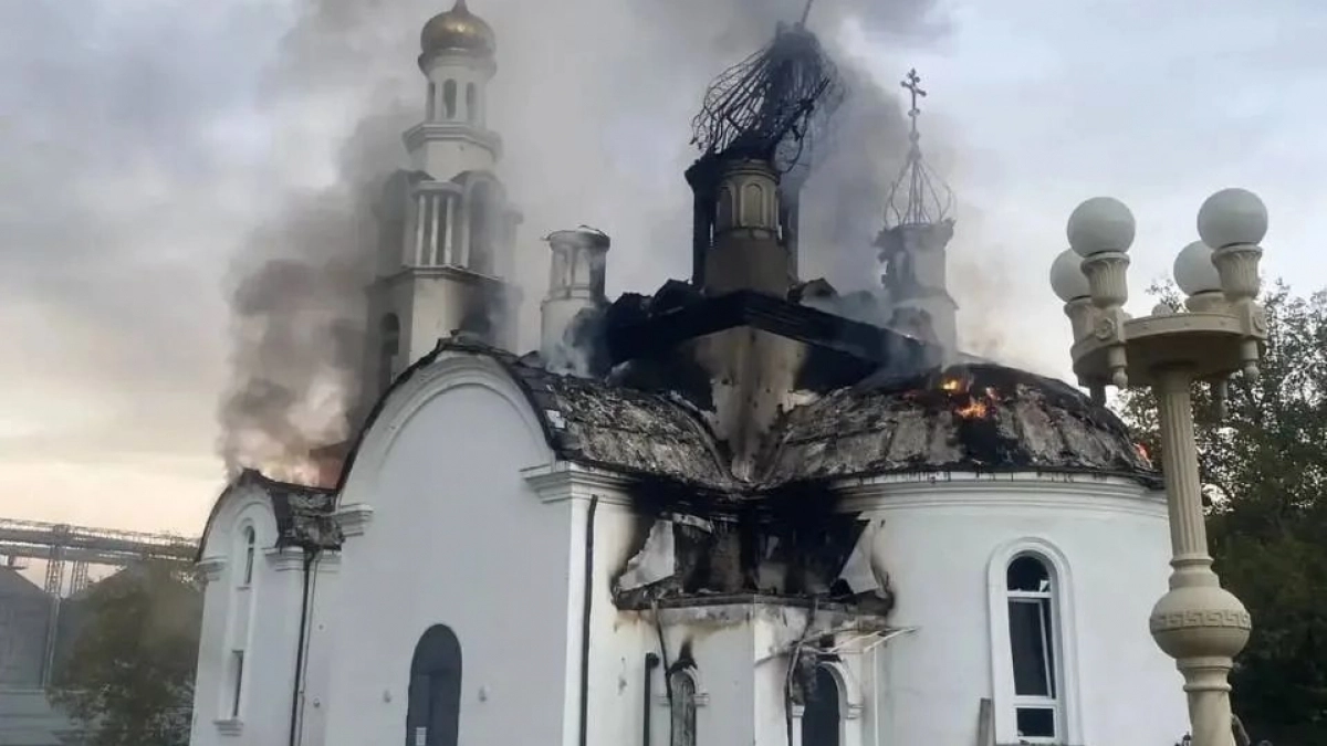Купола пробиты, иконы целы: в Новороссийске под удар беспилотников попал православный храм в Восточном районе города