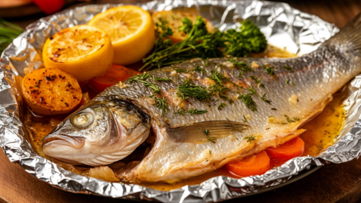 Блестящей стороной внутрь или наружу? Как правильно заворачивать продукты в фольгу