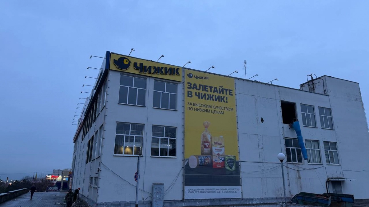 Скупаю гибкое стекло «под камень» рулонами: 5 идей для дома и дачи, о которых мало кто знает