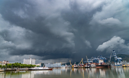 На Кубань надвигается стихия: ветер до 32 метров в секунду и ливни