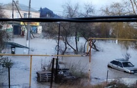 В Сочи затопило отели и дома, а в Крыму эвакуировали более 300 человек: шторм века пронесся по всем городам Черноморского побережья