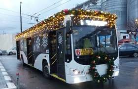 По Новороссийску будет курсировать новогодний троллейбус: добро пожаловать в сказку!