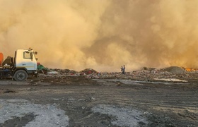 «Не соблюдены технологии!»: экологи объясняют, почему пожар на мусорном полигоне до сих пор не удалось потушить, и чем опасно тление