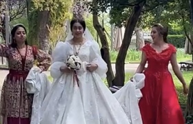 Молодая невеста, красный торт и зажигательные танцы. Как журналист НАШЕЙ в Новороссийске побывала на цыганской свадьбе